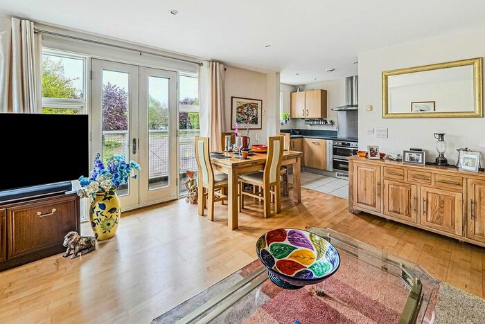 2 Bedroom Flat To Rent In Edgar Close, Kings Hill, ME19