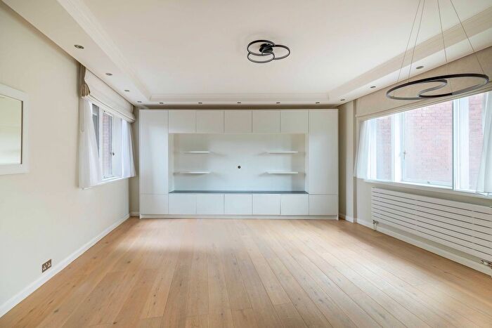 2 Bedroom Flat To Rent In Napier Place, Kensington, London, W14