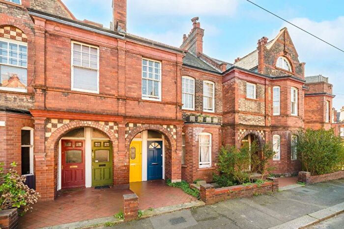 3 Bedroom Maisonette For Sale In Lydhurst Avenue, Streatham, SW2