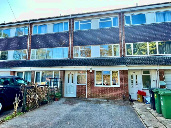 5 Bedroom Detached House To Rent In Cumberland Avenue, Chandler's Ford, Eastleigh, SO53