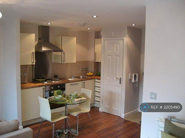 Studio To Rent In Staveley Road, Sheffield, S8