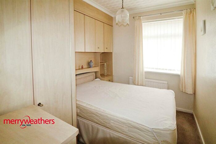 2 Bedroom Semi-Detached Bungalow For Sale In Sunnybank Crescent, Brinsworth, Rotherham, S60