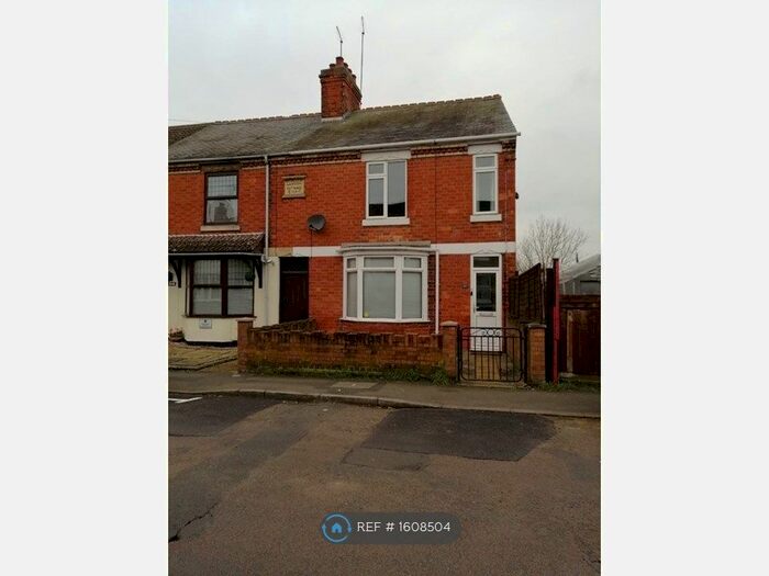 3 Bedroom End Of Terrace House To Rent In Allen Road, Finedon, NN9