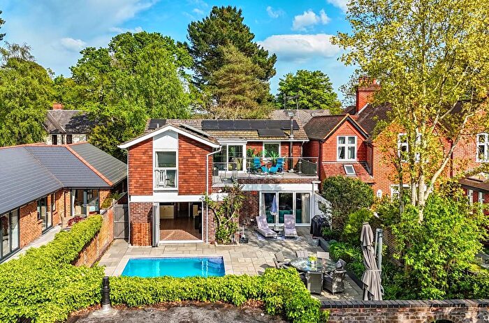 4 Bedroom Detached House For Sale In Ravenswood Avenue, Crowthorne, RG45