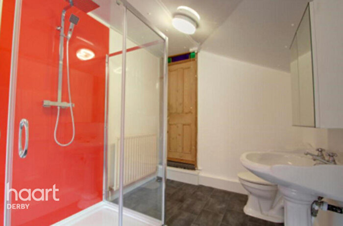 3 Bedroom End Of Terrace House To Rent In Oxford Street, Leicestershire, LE11