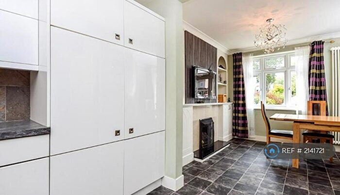 4 Bedroom Semi-Detached House To Rent In Queensway, West Wickham, BR4