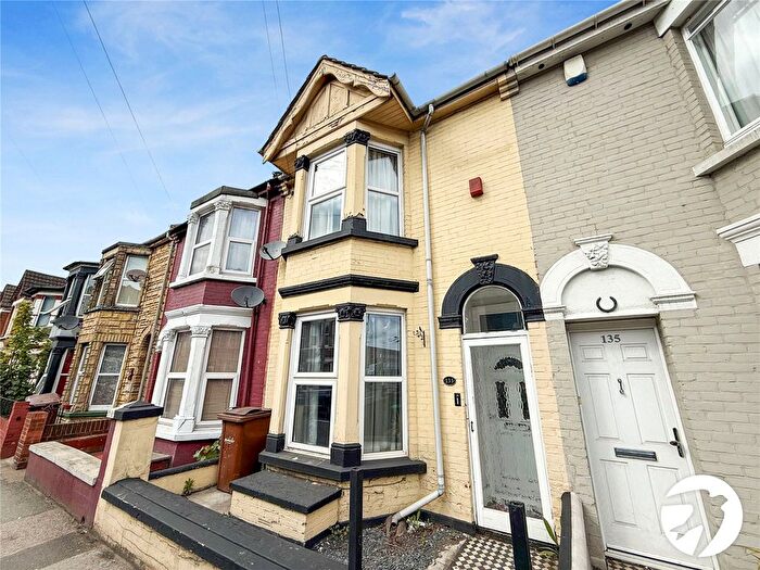4 Bedroom Terraced House To Rent In Rainham Road, Gillingham, Kent, ME7
