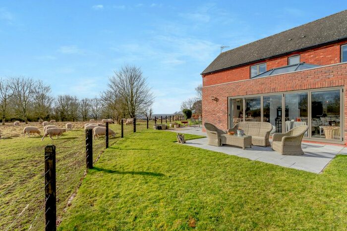 6 Bedroom Link Detached House For Sale In Tutnall Grange, Tutnall, Bromsgrove Worcestershire, B60