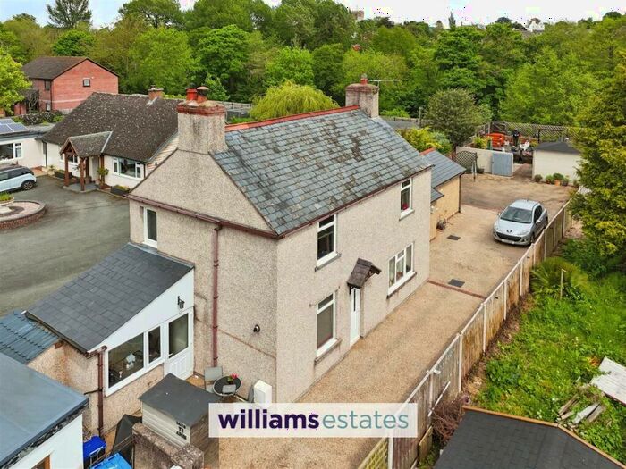 4 Bedroom House For Sale In Lower Denbigh Road, St. Asaph, LL17