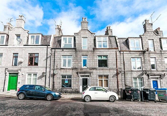 2 Bedroom Flat To Rent In Sunnybank Place, Aberdeen, AB24
