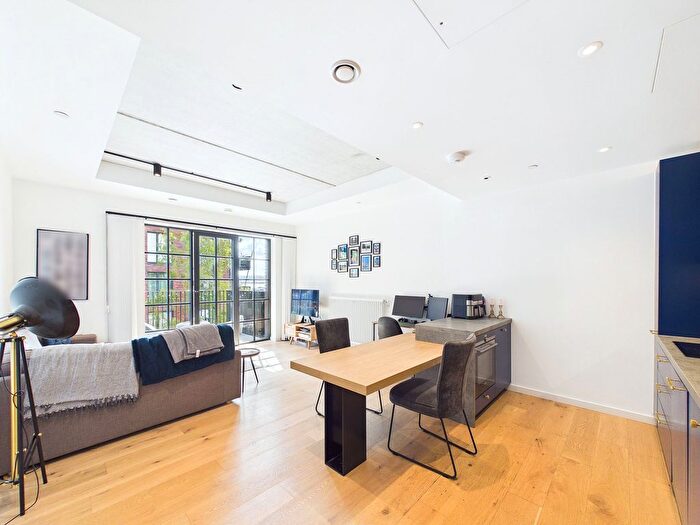 1 Bedroom Flat To Rent In Orchard Place, Agar House, E14