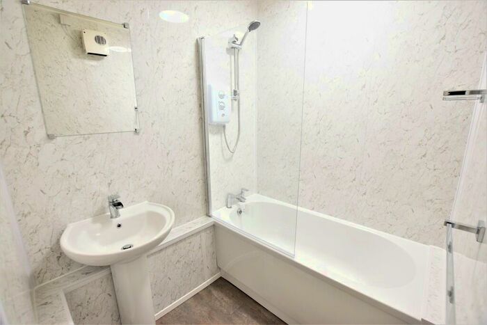 2 Bedroom Apartment To Rent In Regent Court, Promenade, FY1