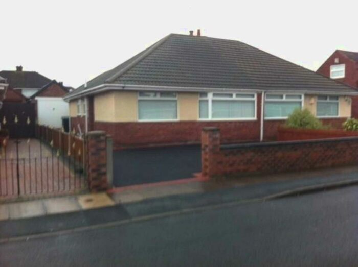 2 Bedroom Bungalow To Rent In Dartmouth Avenue, Aintree, L10