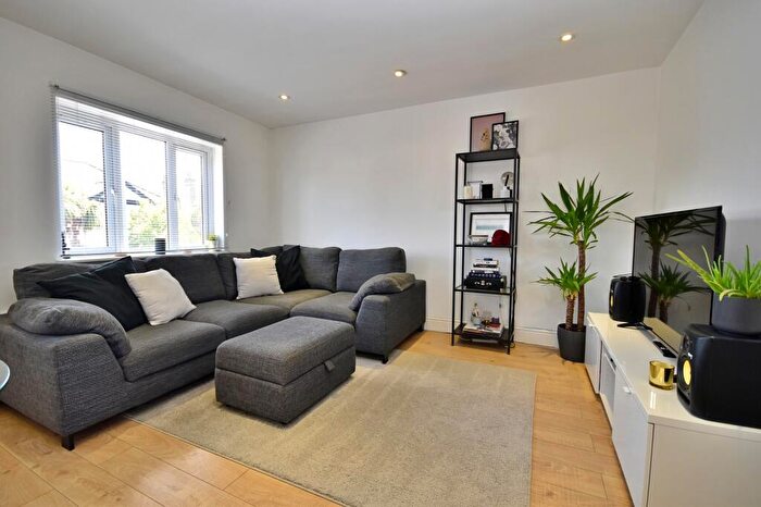 1 Bedroom Flat To Rent In Hale End Road, Woodford Green, Essex., IG8