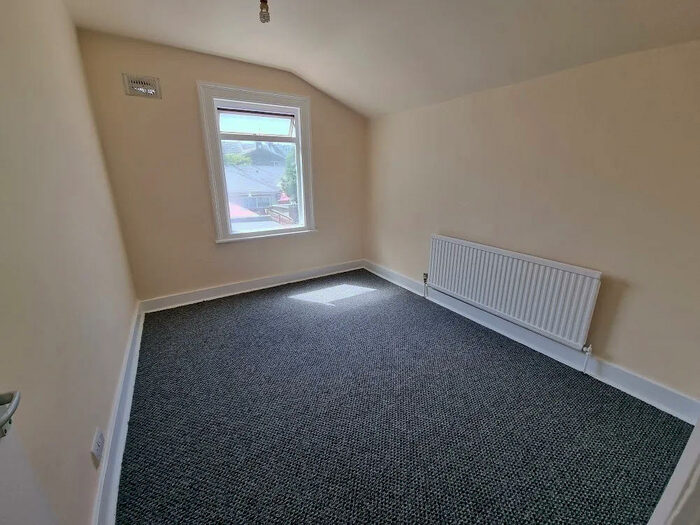 Studio To Rent In St. Pauls Road, London, N17