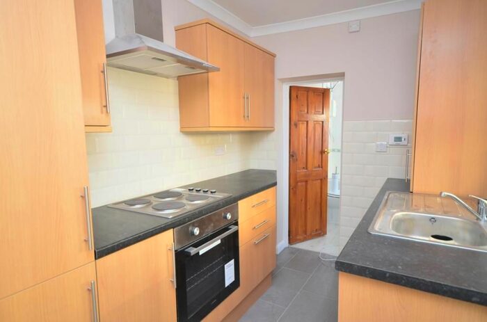 3 Bedroom Terraced House To Rent In Thorneloe Gardens, Croydon, London CR0