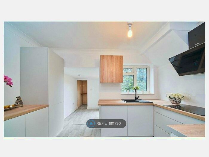 3 Bedroom Terraced House To Rent In Pancroft, Abridge, Romford, RM4