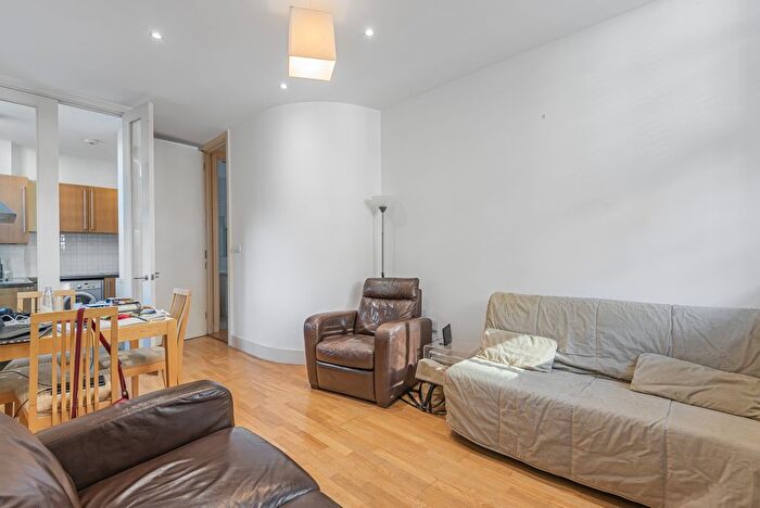 1 Bedroom Flat To Rent In Hertslet Road, Holloway, London, N7