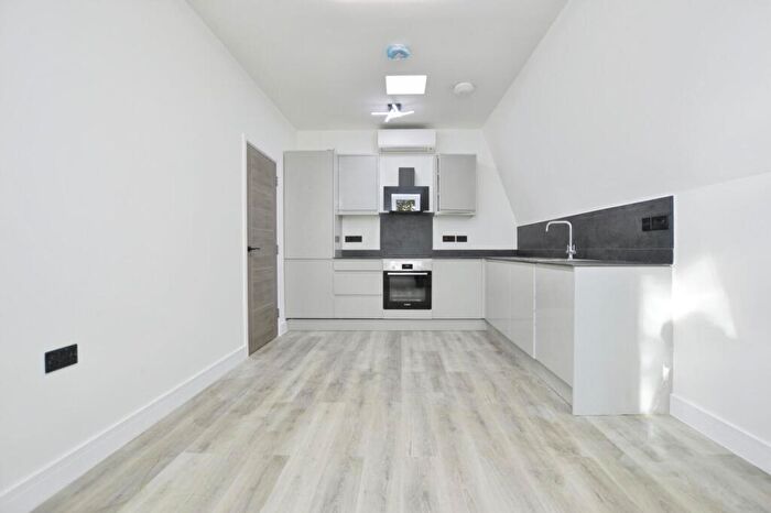 2 Bedroom Apartment For Sale In Southern Road, Plaistow, London, E13