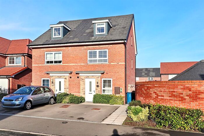 4 Bedroom Town House To Rent In Wilford Avenue, Bingham, Nottingham, NG13
