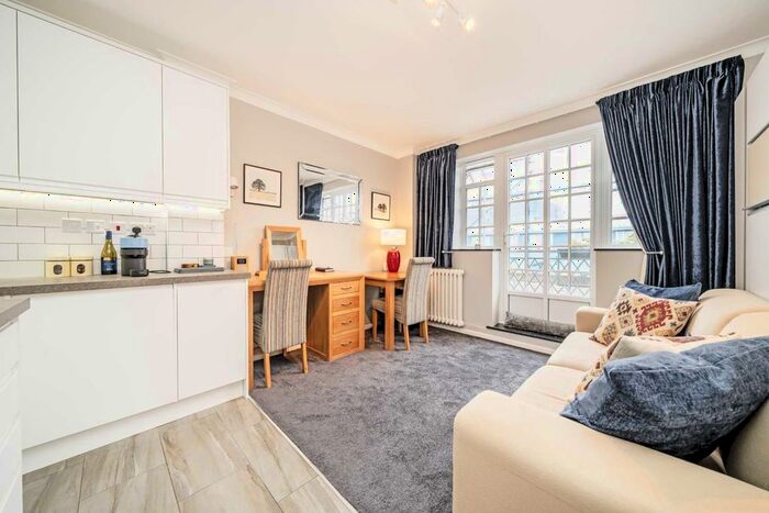 Studio To Rent In Woburn Place, London, WC1H