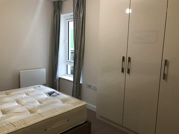 2 Bedroom Apartment To Rent In Golding House, Beaufort Square, London, NW9