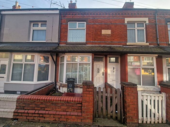 3 Bedroom Terraced House For Sale In Green Lane Road, Leicester, LE5