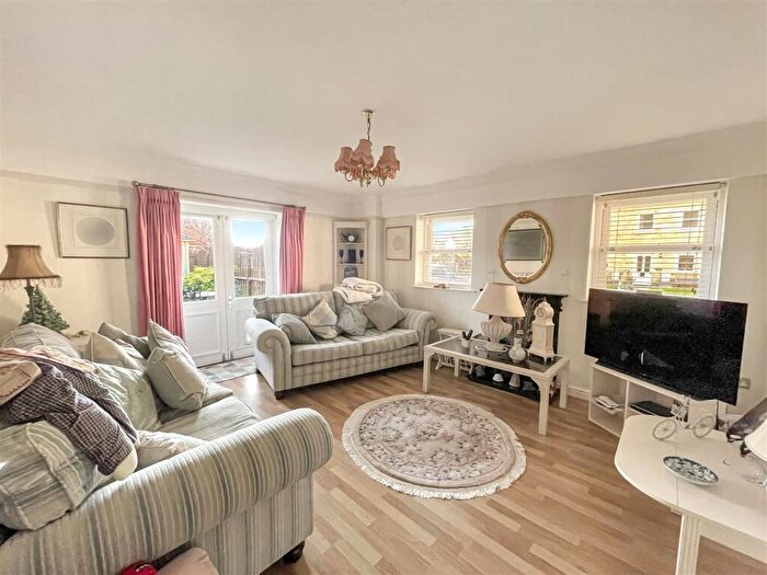 2 Bedroom Semi-Detached Bungalow For Sale In High Street, Mickleton, GL55