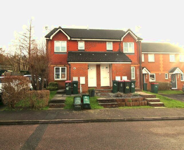 1 Bedroom Flat To Rent In Bolton Road, Maidenbower, RH10