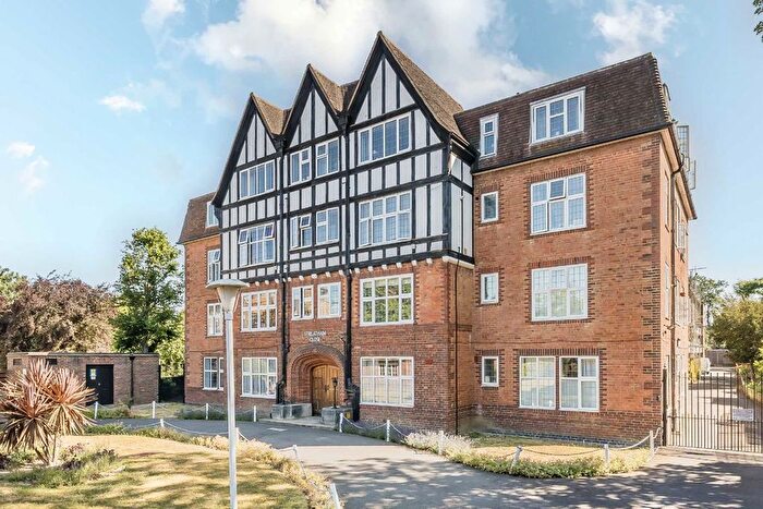 2 Bedroom Flat To Rent In Streatham Close, Streatham, SW16