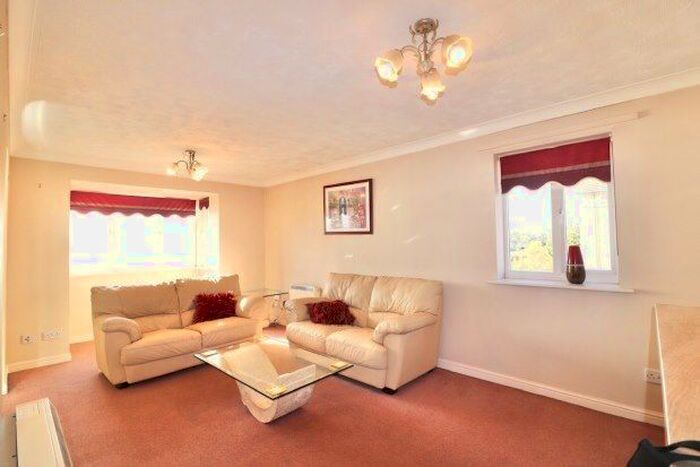 2 Bedroom Flat To Rent In St. Leonards Close, Grays, RM17
