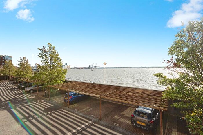 2 Bedroom Flat For Sale In Argent Street, Grays, RM17