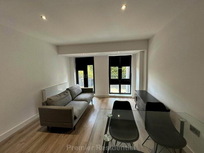 2 Bedroom Apartment To Rent In Streetsbrook, Solihull, B91