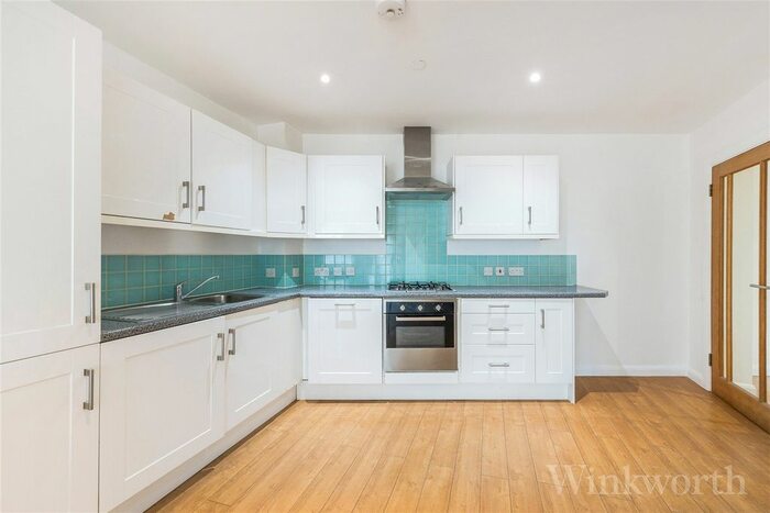 2 Bedroom Flat To Rent In Furley Road, London, SE15