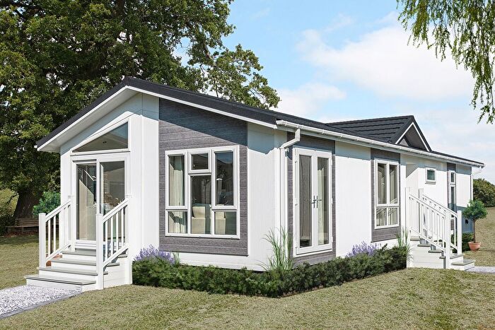 2 Bedroom Mobile/park Home For Sale In Merry Hill Country Park, Honingham, Norwich, NR9