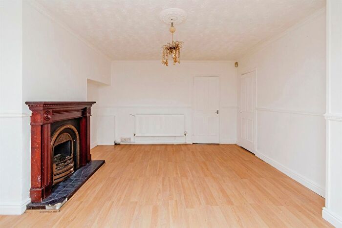 2 Bedroom End Of Terrace House For Sale In Bilston Lane, Willenhall, WV13