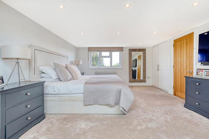 5 Bedroom Semi-Detached House For Sale In Millbrook Gardens, Gidea Park, Romford, RM2