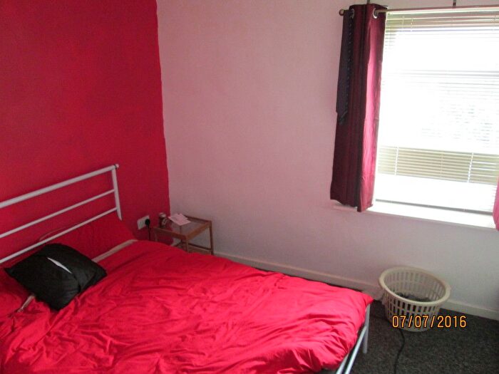 1 Bedroom End Of Terrace House To Rent In Wakefield Road, Waterloo, Huddersfield, HD5