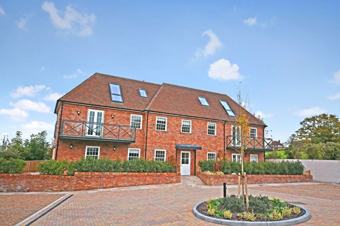 2 Bedroom Flat To Rent In Tenterden, Kent, TN30