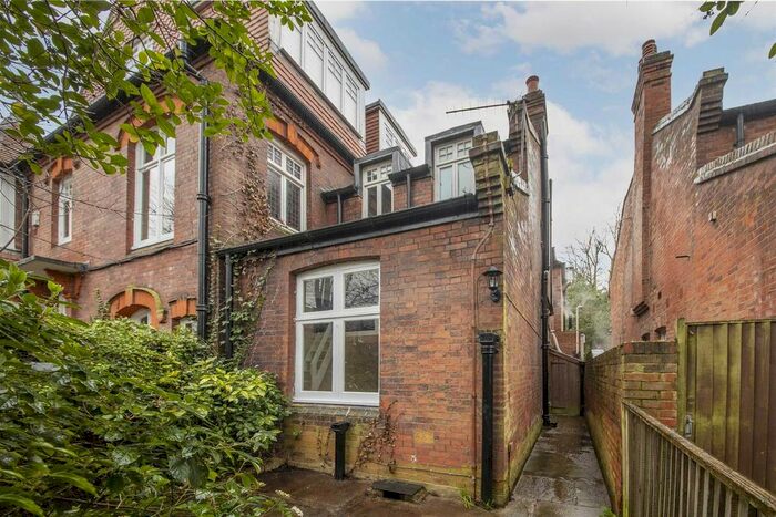 Studio To Rent In Keswick Road, Putney, SW15