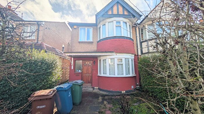 3 Bedroom Property To Rent In Drake Road, Harrow, HA2