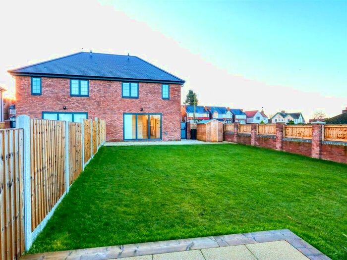 3 Bedroom Semi-Detached House To Rent In Station Road, Pilsley, Chesterfield, Derbyshire S45