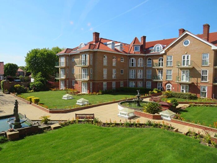 2 Bedroom Flat For Sale In Richmond Court Gardens, Cromer, NR27