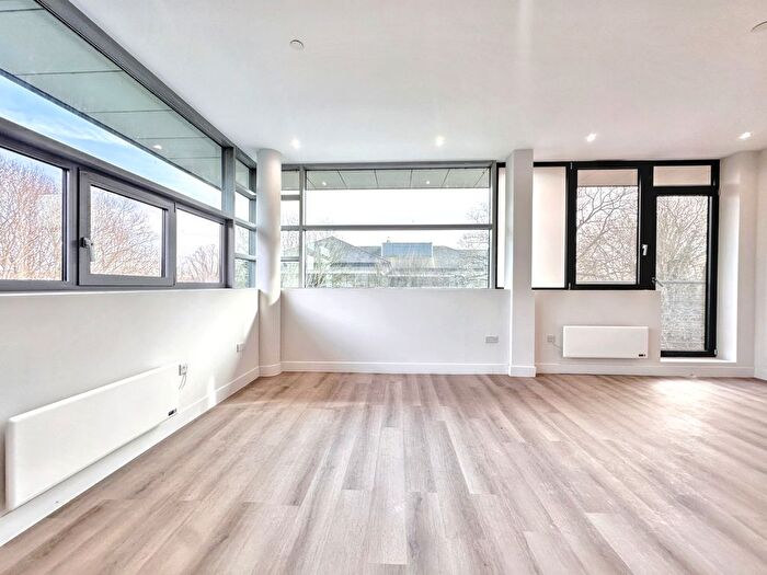 Studio To Rent In Streamside House, Uxbridge, Greater London, UB8