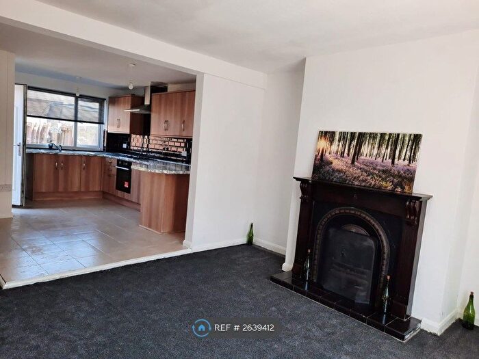 3 Bedroom Semi-Detached House To Rent In East Avenue, South Shields, NE34
