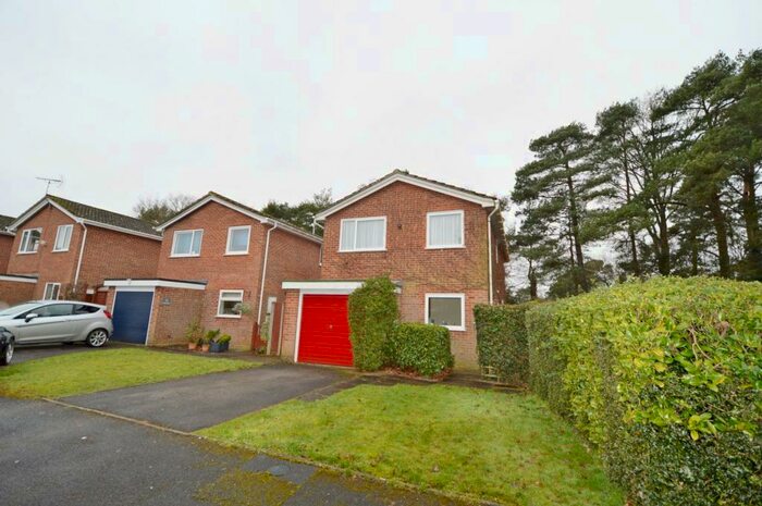 4 Bedroom Detached House To Rent In Fernlea, Whitehill, Bordon, GU35