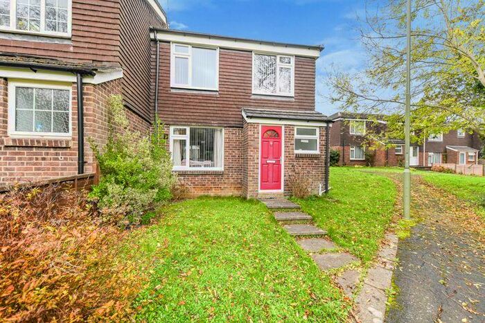 3 Bedroom Terraced House To Rent In Coltsfoot Drive, Waterlooville, PO7