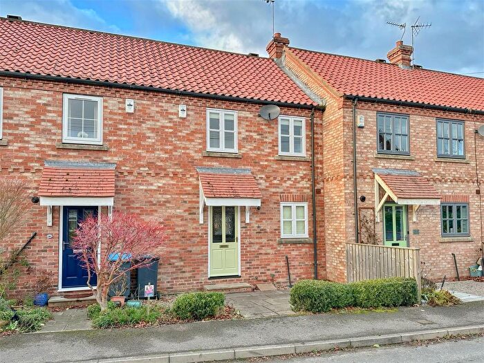3 Bedroom Terraced House To Rent In White House Close, Tollerton, York, YO61