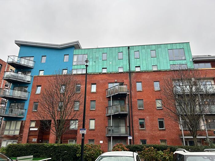 2 Bedroom Flat To Rent In Sweetman Place, Bristol, BS2