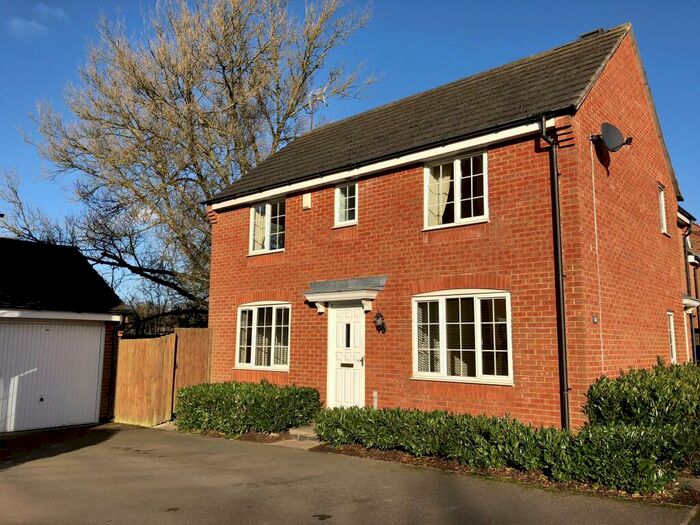 3 Bedroom Detached House To Rent In Erringtons Close, Oadby, Leicester, LE2